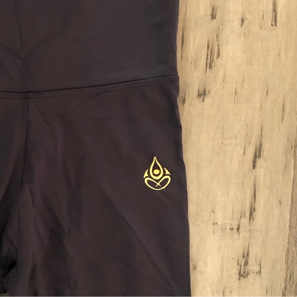 NWOT Shakti Active Wear Black Yoga Pants Size Small - Picture 4 of 5